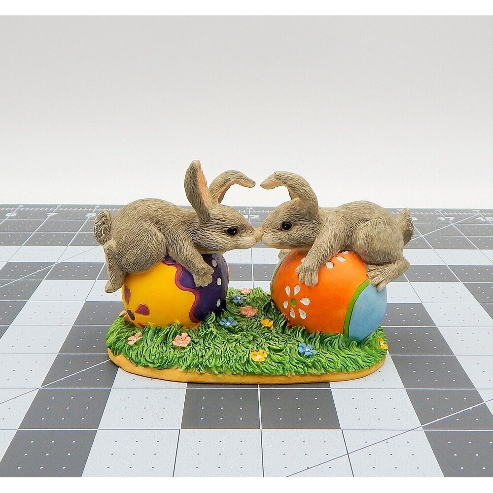 Charming Tails Bunny Love Rabbits Sitting On Easter Eggs Silvestri Figurine
